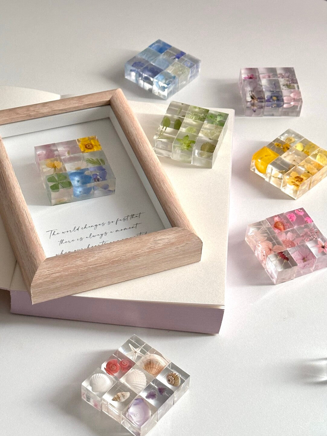 Resin Square Frame with Pressed Flowers & Dried Flower Specimen Customizable Blessing Message - My Store