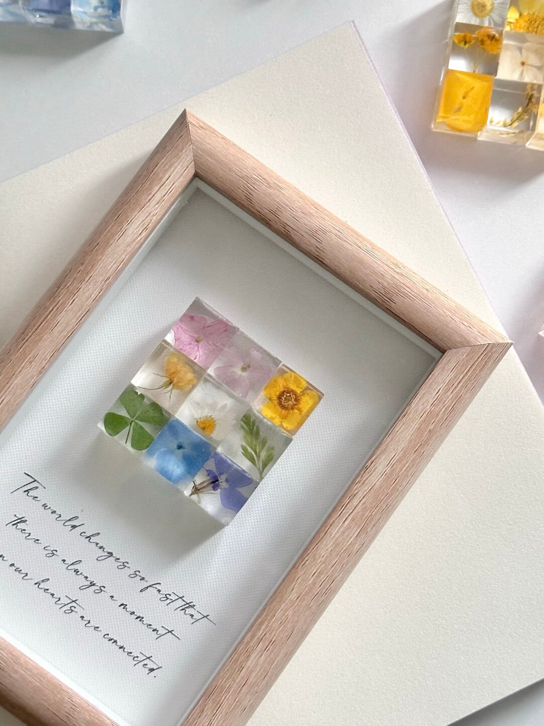 Resin Square Frame with Pressed Flowers & Dried Flower Specimen Customizable Blessing Message - My Store