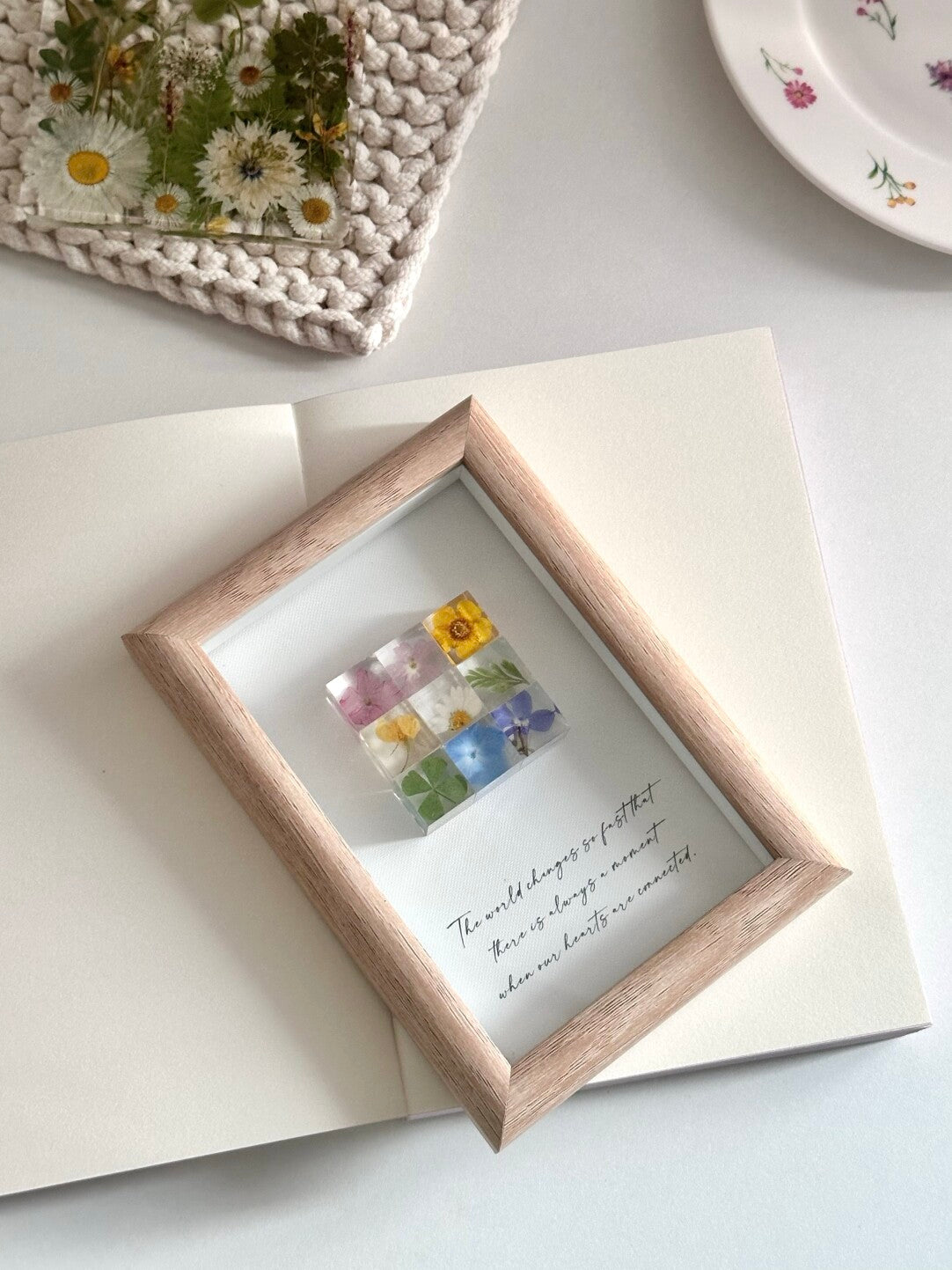 Resin Square Frame with Pressed Flowers & Dried Flower Specimen Customizable Blessing Message - My Store