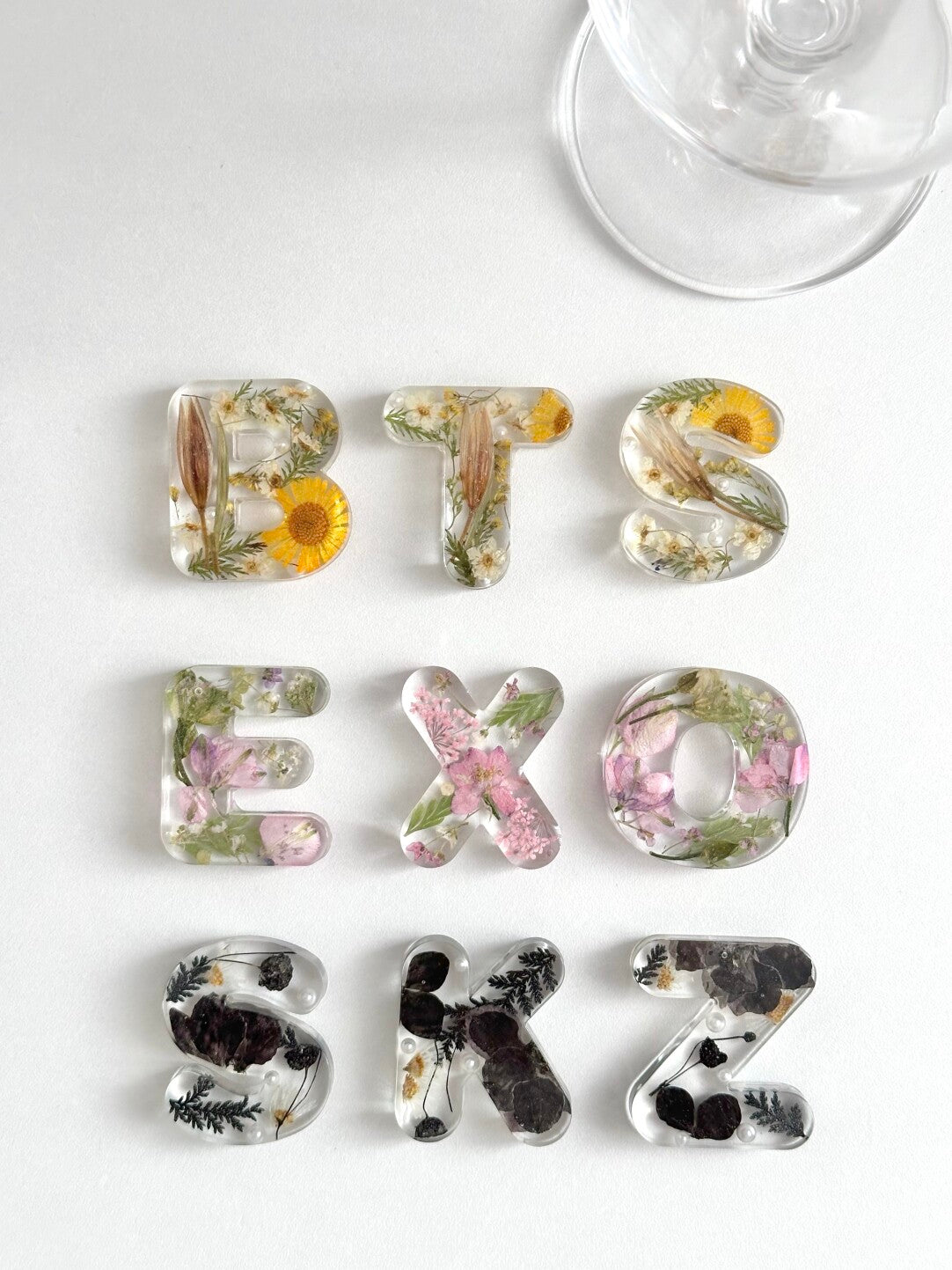 Handmade Resin Name Letter Series with Pressed Flowers – Custom DIY Frame & Keychain Gift for Birthday Blessings - My Store