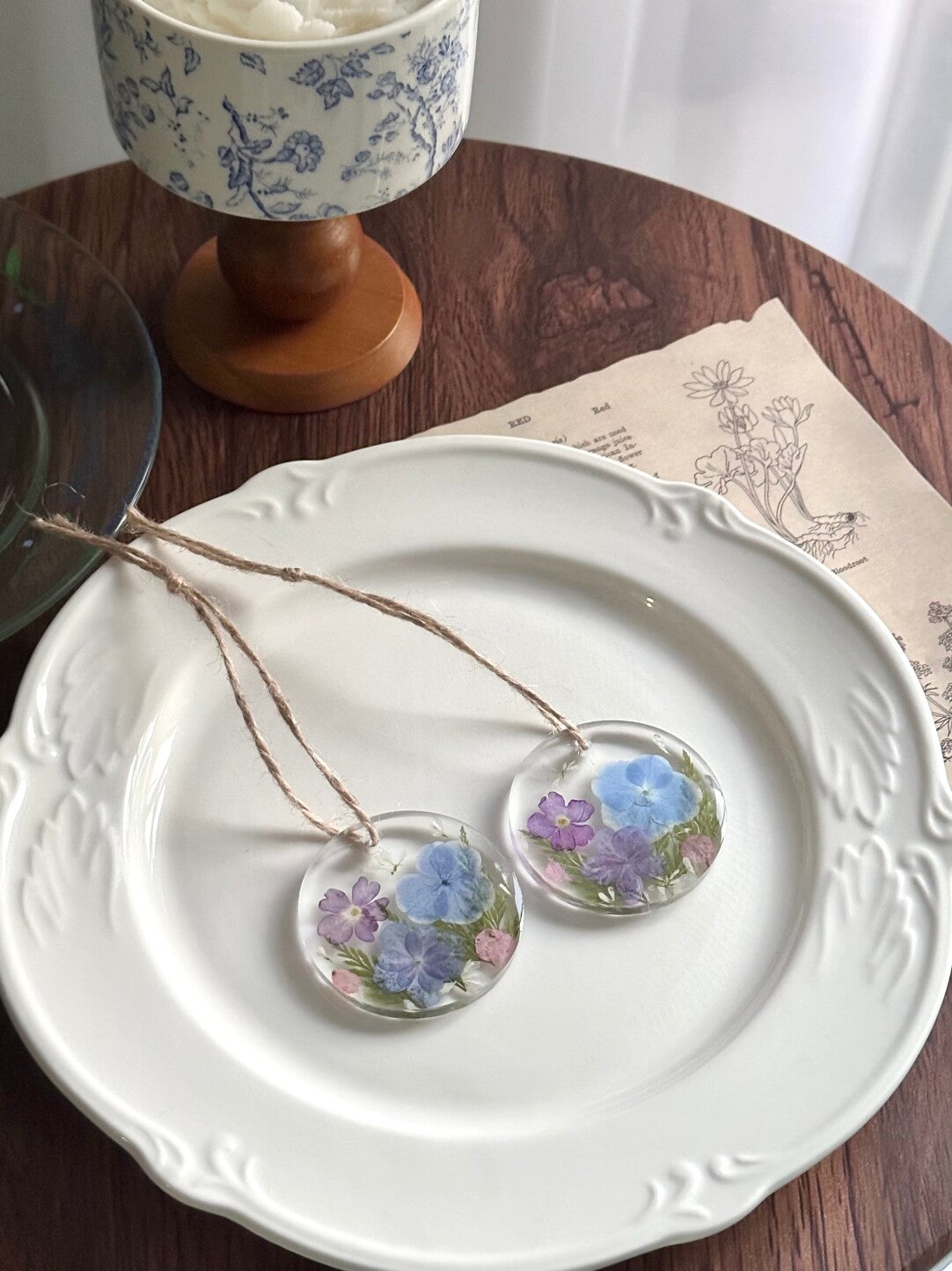 Resin Pressed Flower & Dried Flower Specimen Pendant Keychain Blossom Flower - My Store