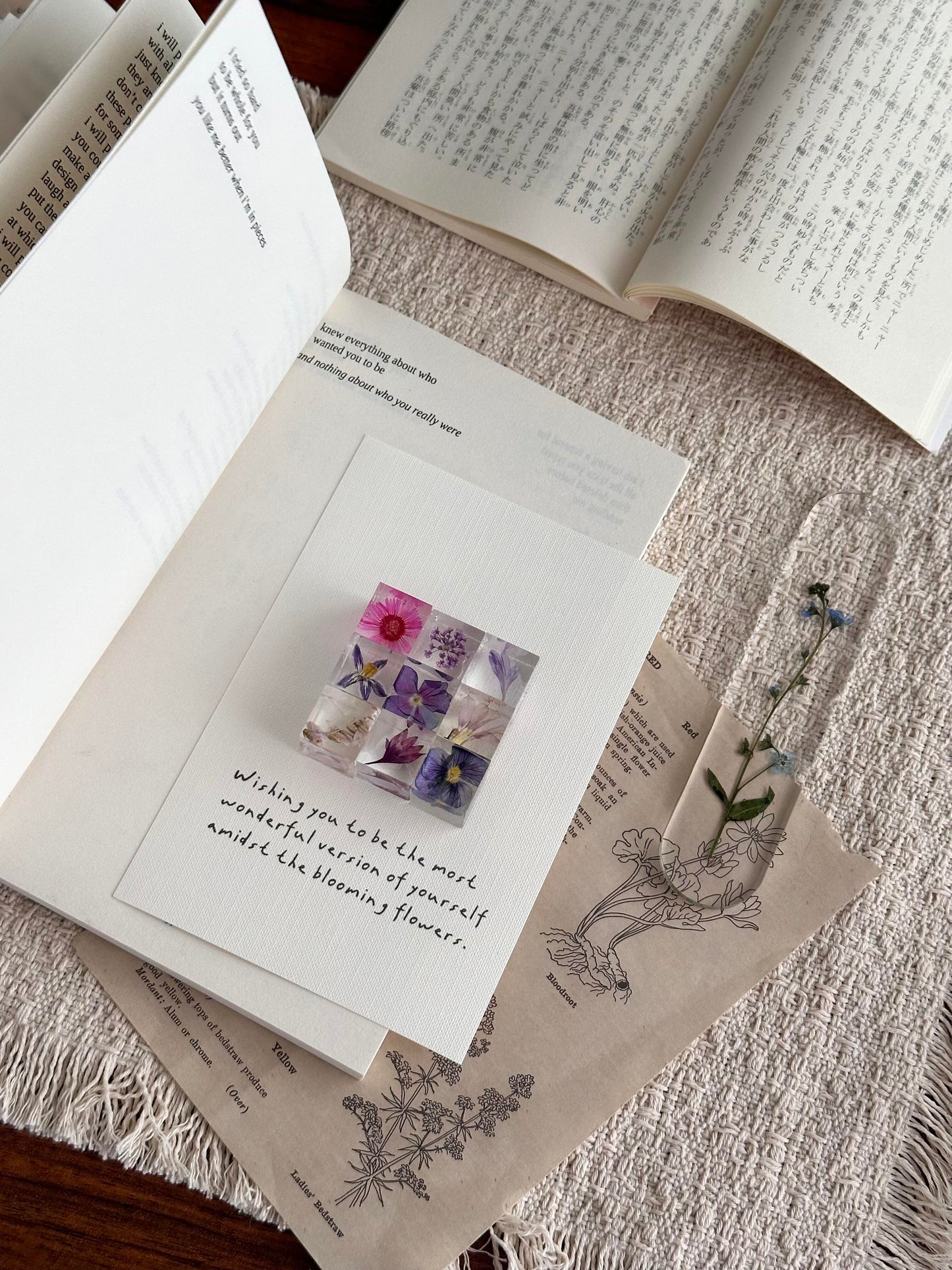 Resin Square Frame with Pressed Flowers & Dried Flower Specimen Customizable Blessing Message - My Store